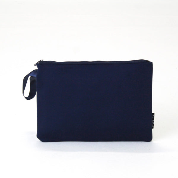 OVERSIZED WRISTLET POUCH DEEP BLUE